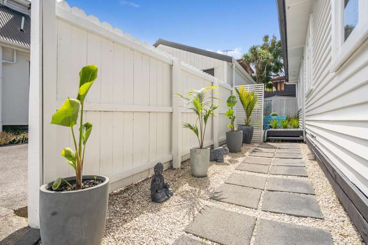 20c Howe Street Howick_32