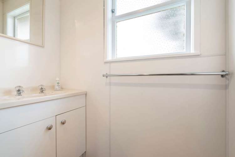 4 Justin Place Te Atatu Peninsula_13