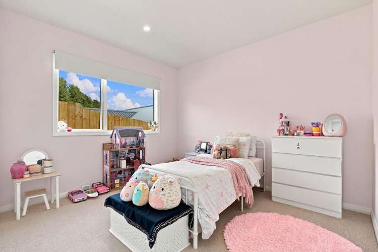79 Whakaturou Crescent Pyes Pa_25