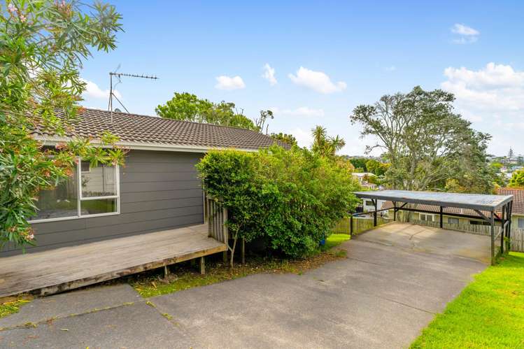 2/247 Wairau Road Totara Vale_11