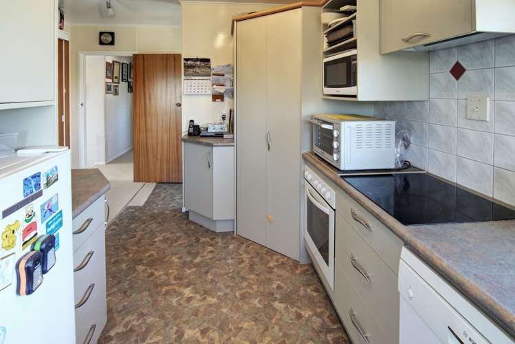 29 Puriri Crescent Lansdowne_5