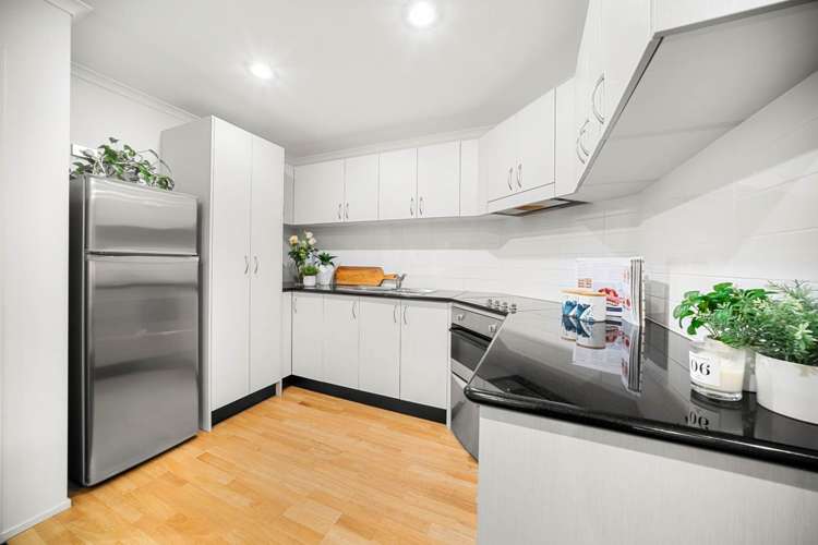 D403 /176 Broadway Newmarket_4