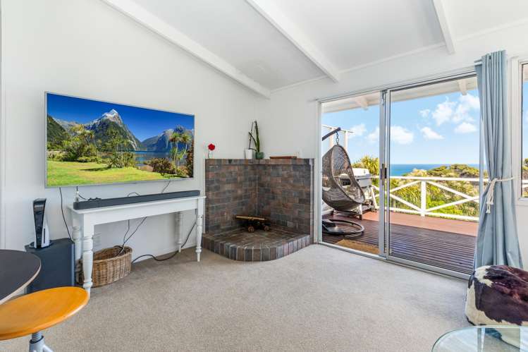 13 Te Ahuahu Road Piha_5