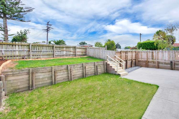 7 Roberts Road Te Atatu South_21