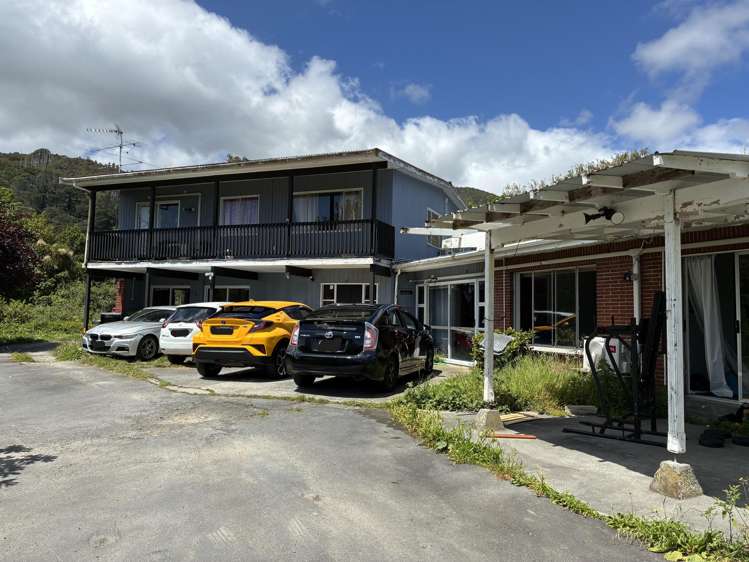 341 Stokes Valley Road_1