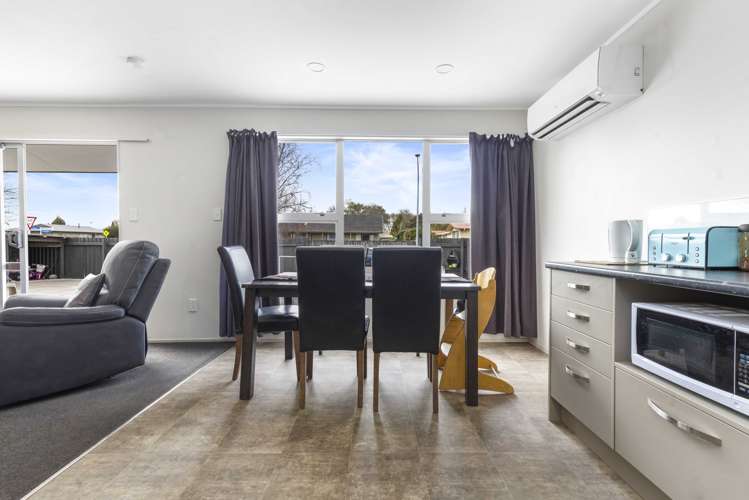 44 Karen Crescent Dinsdale_2