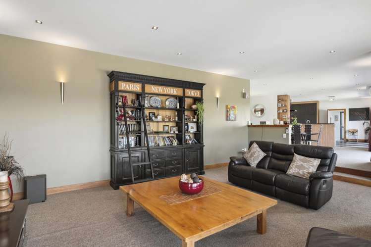 184 Ferndale Way Rangatira Park_8