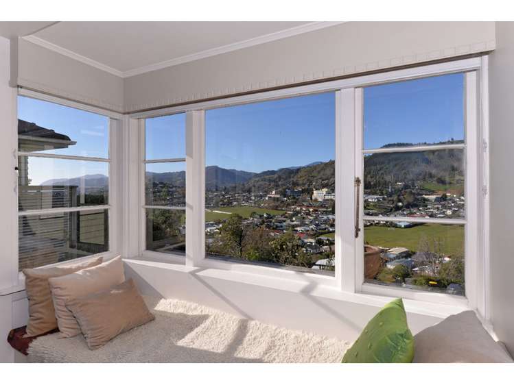 28 Jenner Road Toi Toi_5