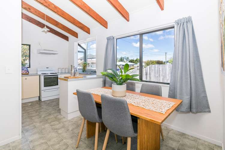 2 Inverness Avenue Hamilton East_7