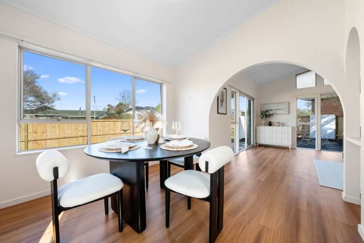 2/30 Whiteacres Drive Sunnyhills_5