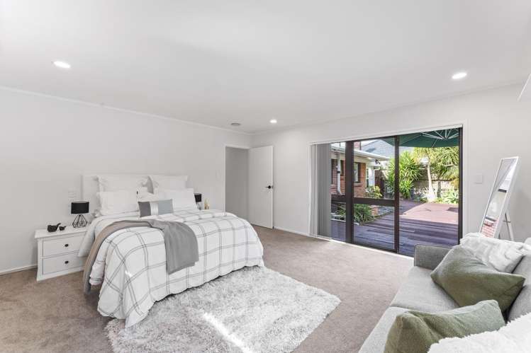 23 Lawrence Crescent Hill Park_9