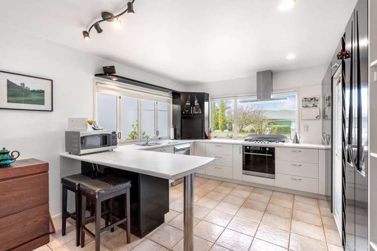 12 Lothian Brae Wattle Downs_17