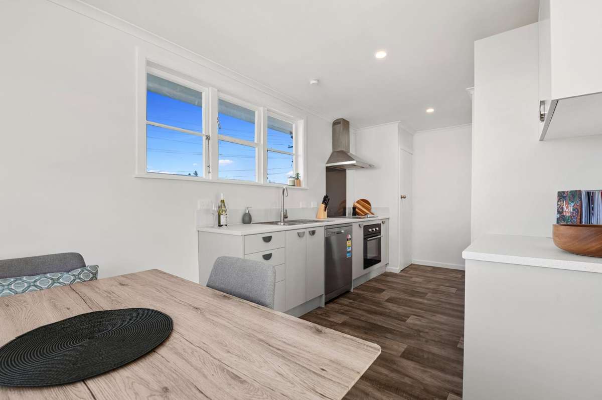 117 Devon Street West_4