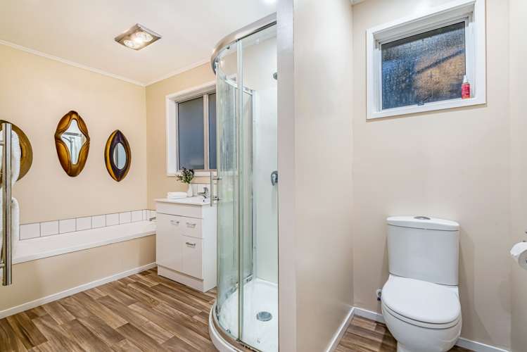 26 Staincross Street Green Bay_25