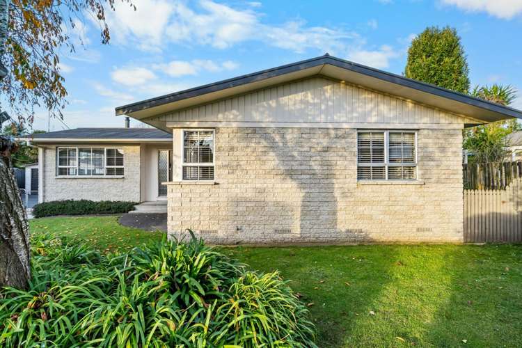 9 Housman Place 11373_16