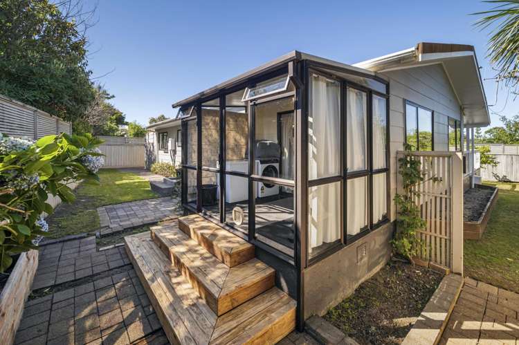 2/62 Shepherd Road Waipahihi_13