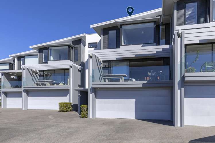 2/5 The Moorings Two Mile Bay_19