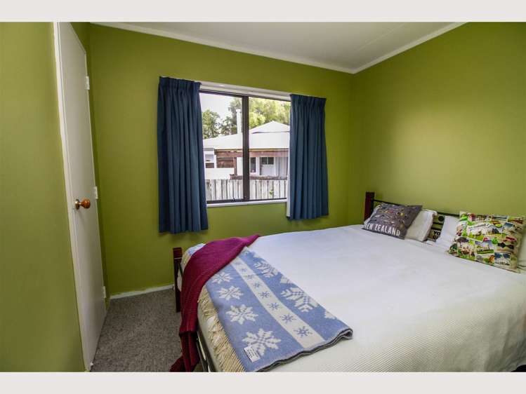 29 Lee Street Ohakune_7