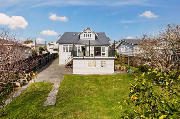 18 Seaview Terrace Mt Albert_16