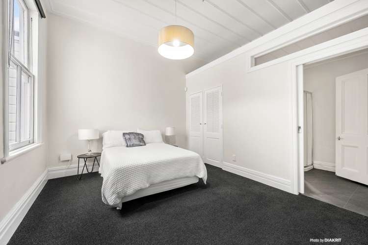 8 Russell Terrace Newtown_6