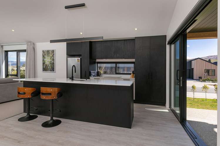 14 Wooing Tree Avenue Cromwell_9