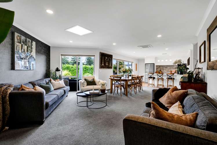 3 Condor Crescent Bell Block_4