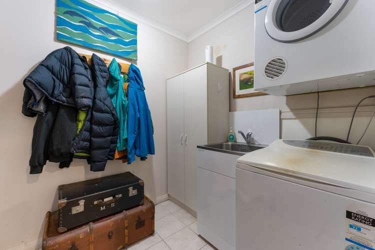 99 Lake Crescent Hamilton Lake_21