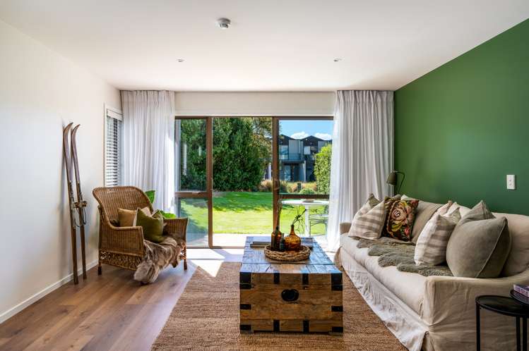 Unit 11 (Apt 32) Oakridge Resort, 20 Studholme Road Wanaka_2