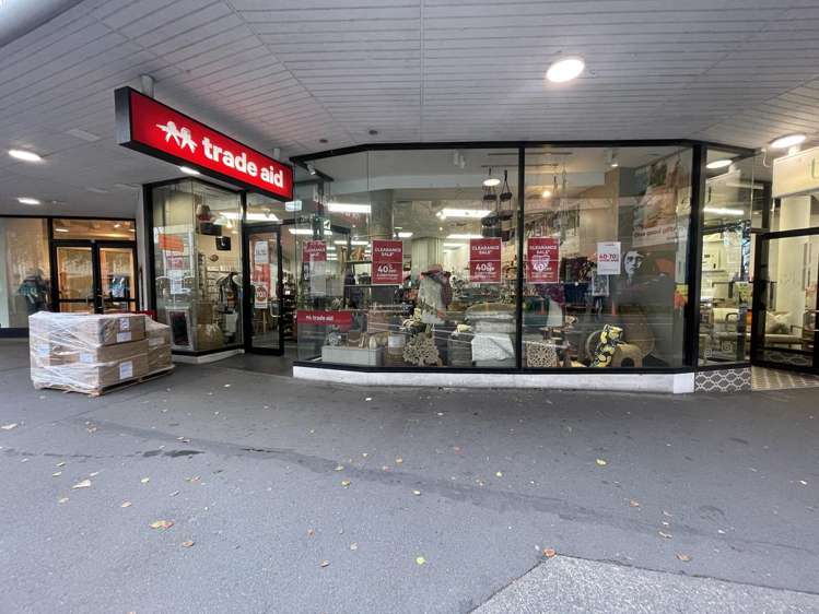 Ground 2/86 Victoria Street_0