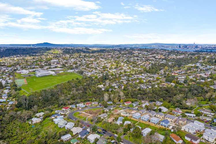 44 Taurus Crescent Beach Haven_17