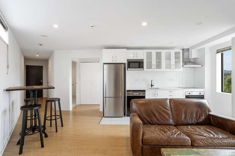 4j/6 Piwakawaka Street Eden Terrace_16