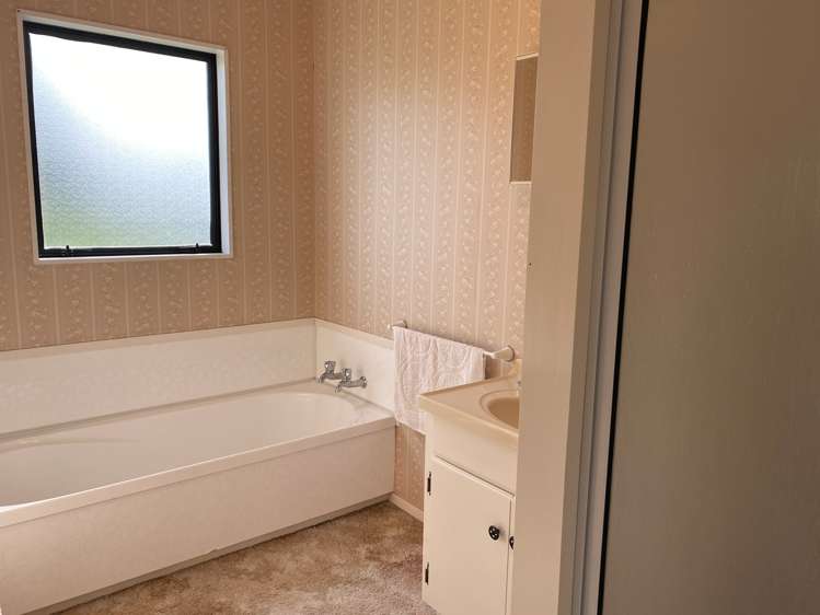 4 Dunlop Crescent Te Aroha_11