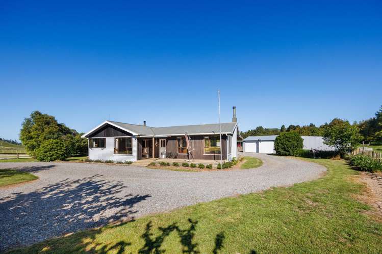 2373 Pohangina Valley East Road Pohangina Valley_9