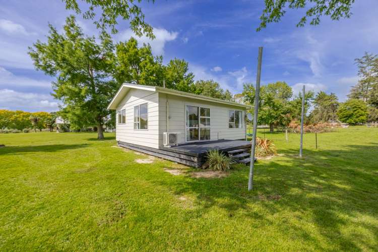 58, 58a 58b White Road Otane_39