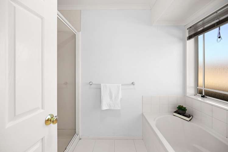 13 Blairgowrie Place Rototuna North_18