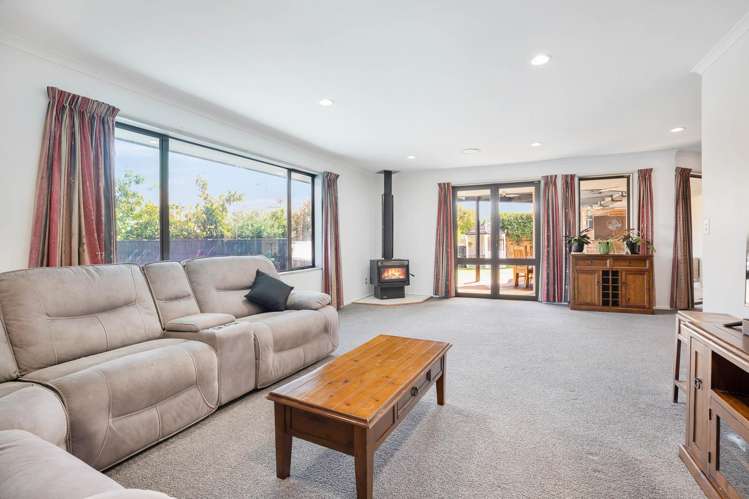 46 Otia Drive Richmond_4