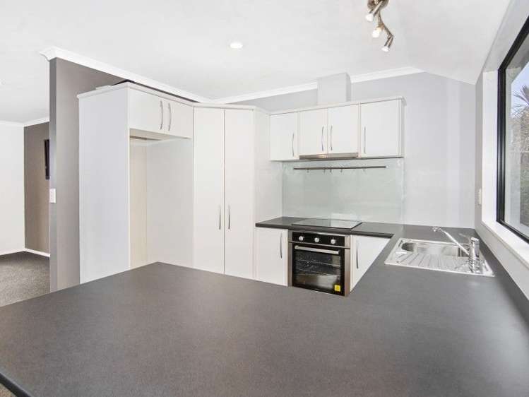 35 Saint Lawrence Street Toi Toi_6