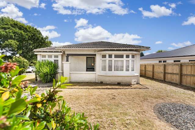 Freehold, Solid & Supremely Convenient