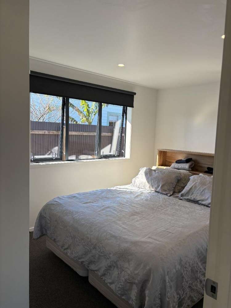 21 De Lautour Road 1052_11