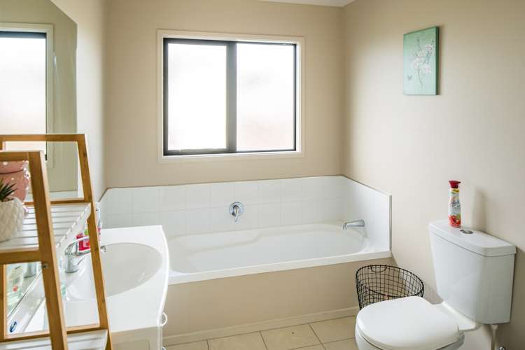 14 Aoraki Rise Aotea_14