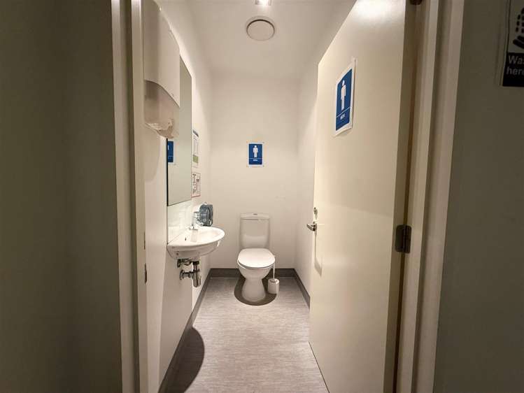 2/9 Barry Hogan Place Riccarton_6