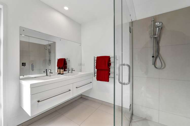 16 Egmont Street Patea_18