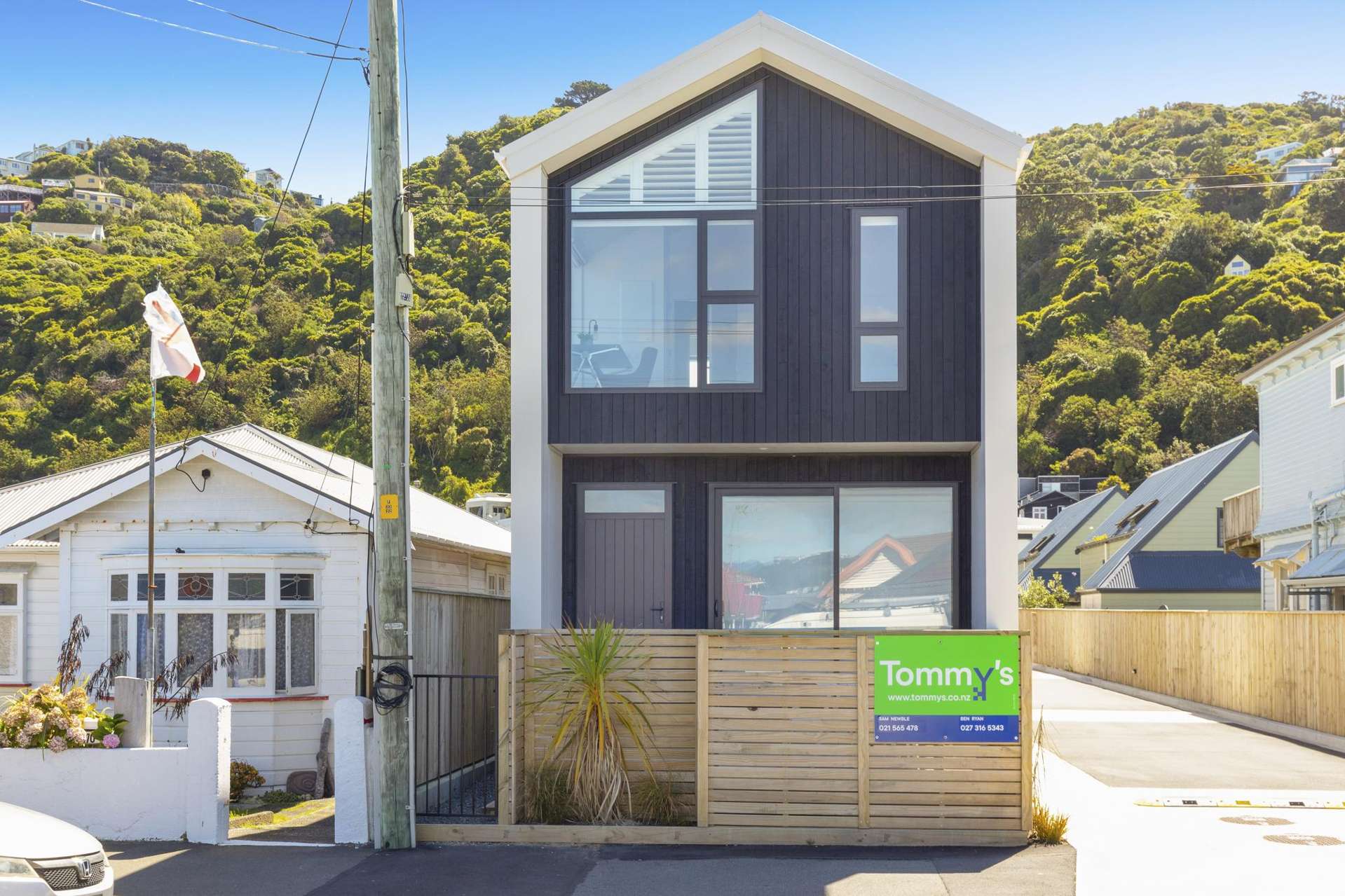 1/166 Queens Drive Lyall Bay_0
