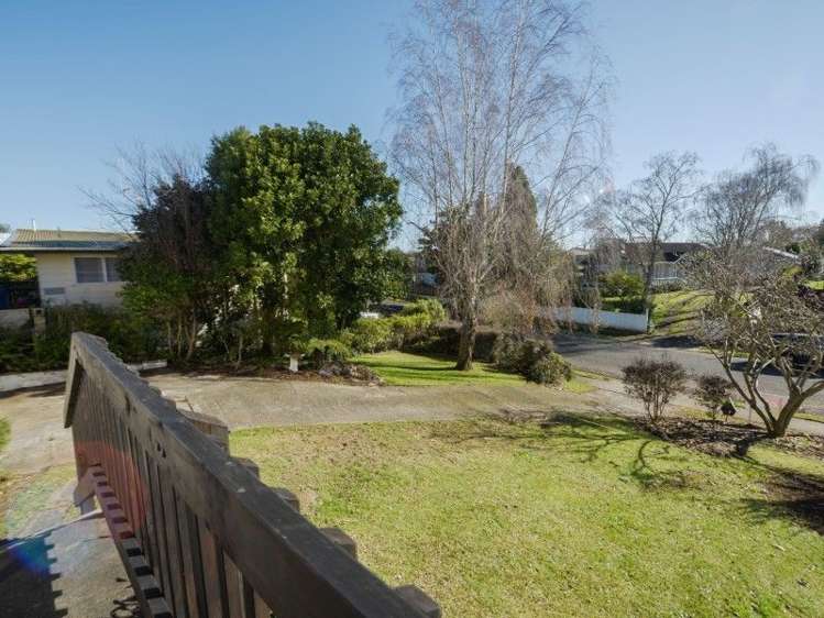 6 Joanna Place Deanwell_13