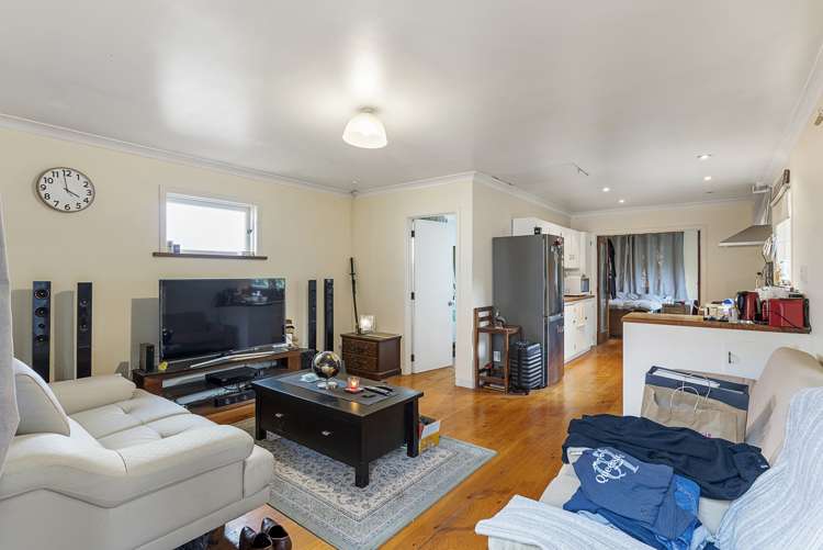 293 Massey Road Mangere East_5