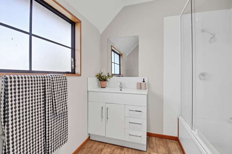 41 Birchfield Avenue Dallington_21