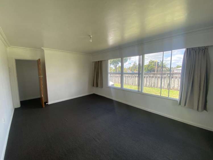 1370 Victoria Street 3283_1