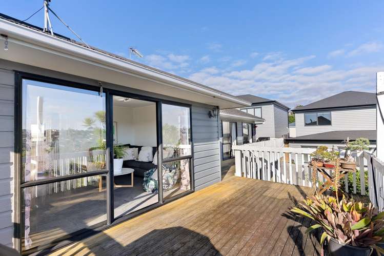 2/7 Arran Road Browns Bay_16