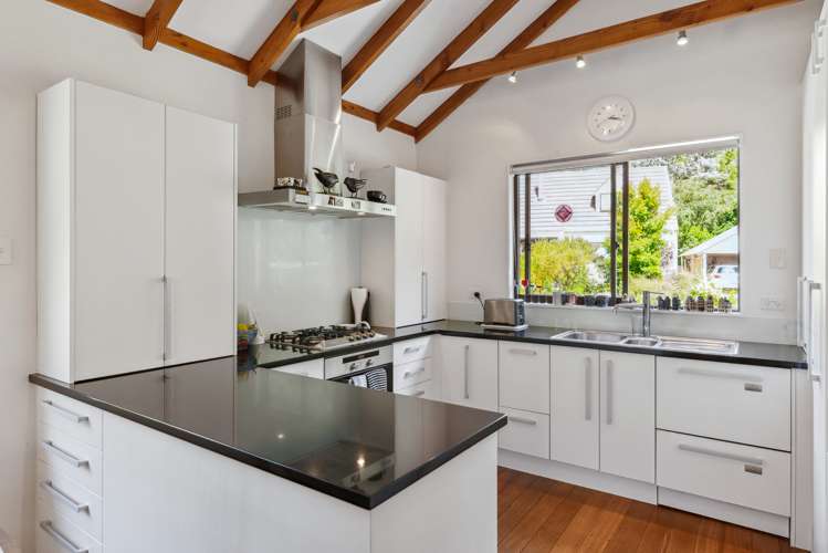 27 Rongomau Lane Raumati South_8