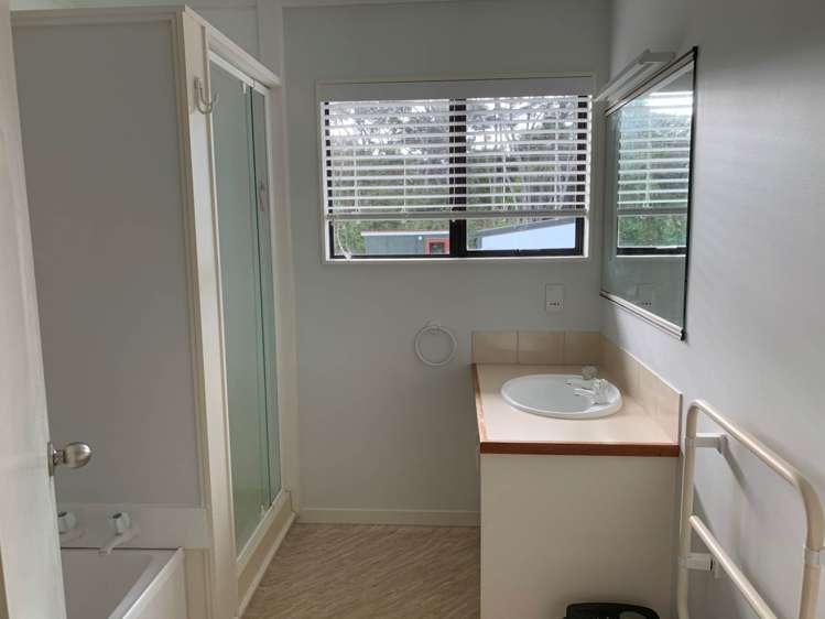 72 Gledstane Road Stanmore Bay_10